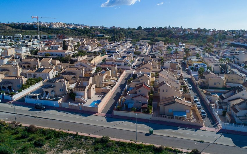 Resale - Villa -
Rojales - Pueblo