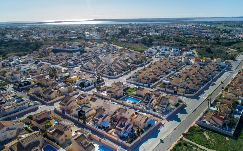 Resale - Villa -
Rojales - Pueblo