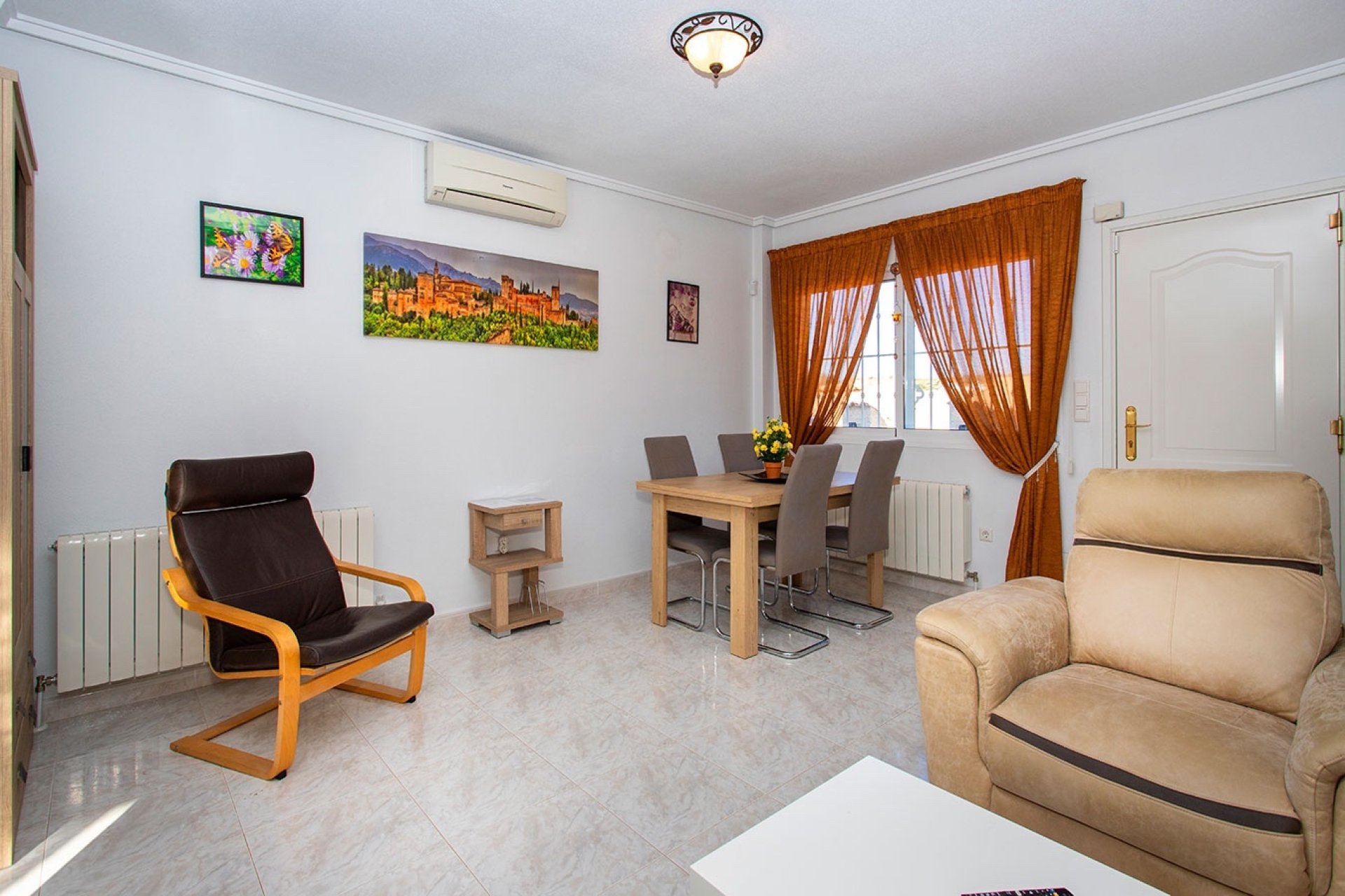 Resale - Villa -
Rojales - Pueblo