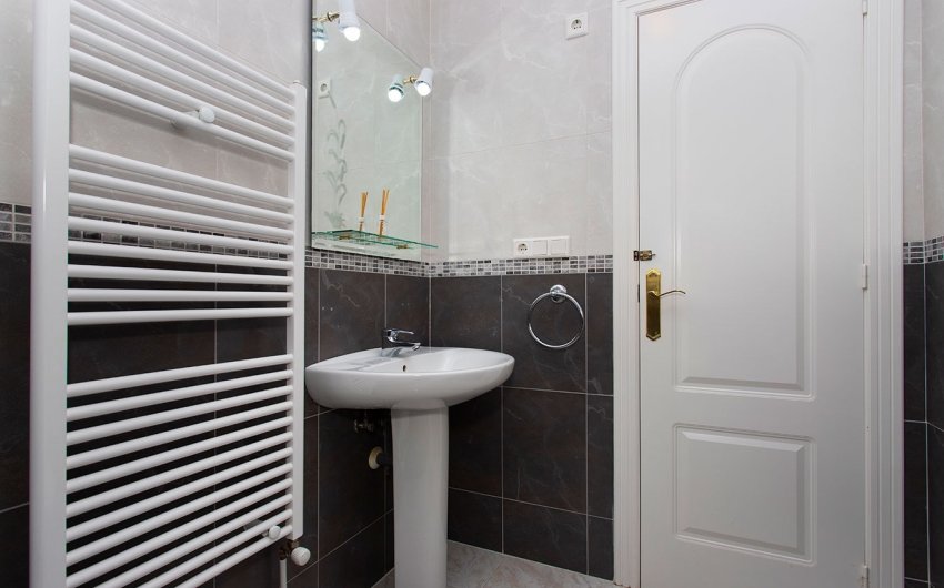 Resale - Villa -
Rojales - Pueblo