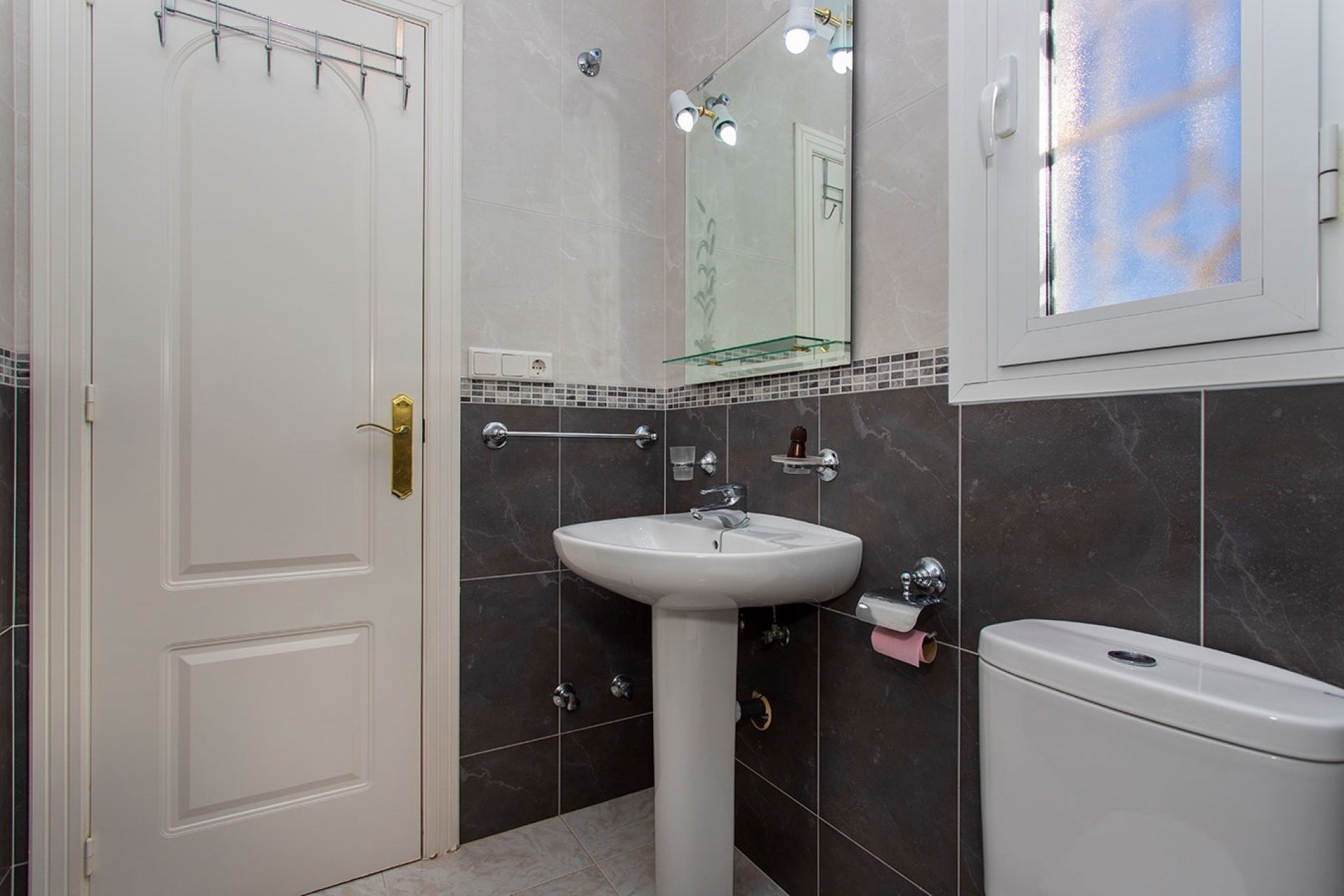 Resale - Villa -
Rojales - Pueblo