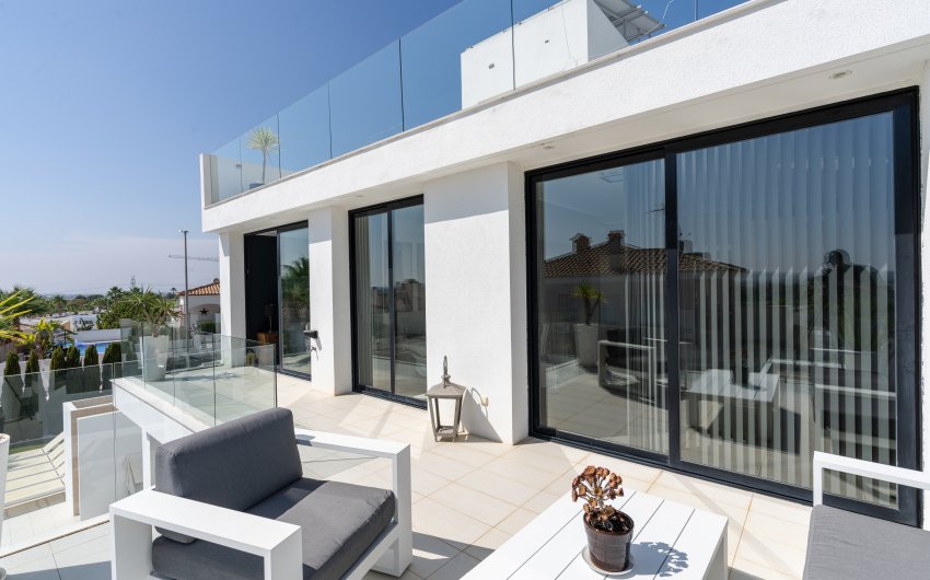 Resale - Villa -
San Fulgencio - La Marina