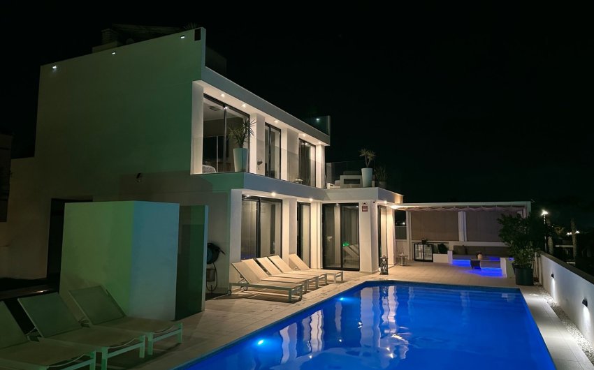 Resale - Villa -
San Fulgencio - La Marina