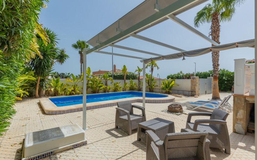 Resale - Villa -
San Fulgencio - La Marina