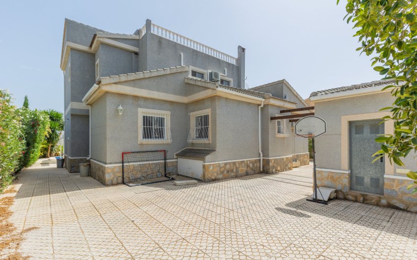 Resale - Villa -
San Fulgencio - La Marina