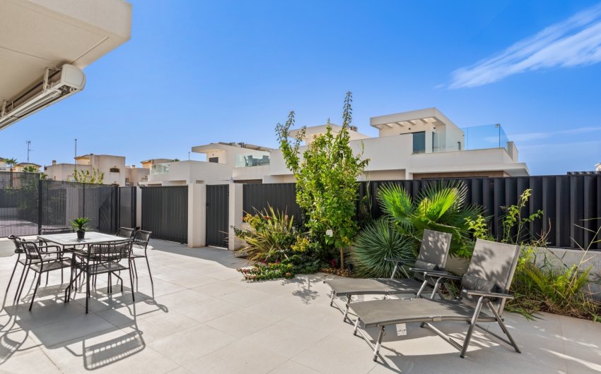 Resale - Villa -
San Fulgencio - La Marina