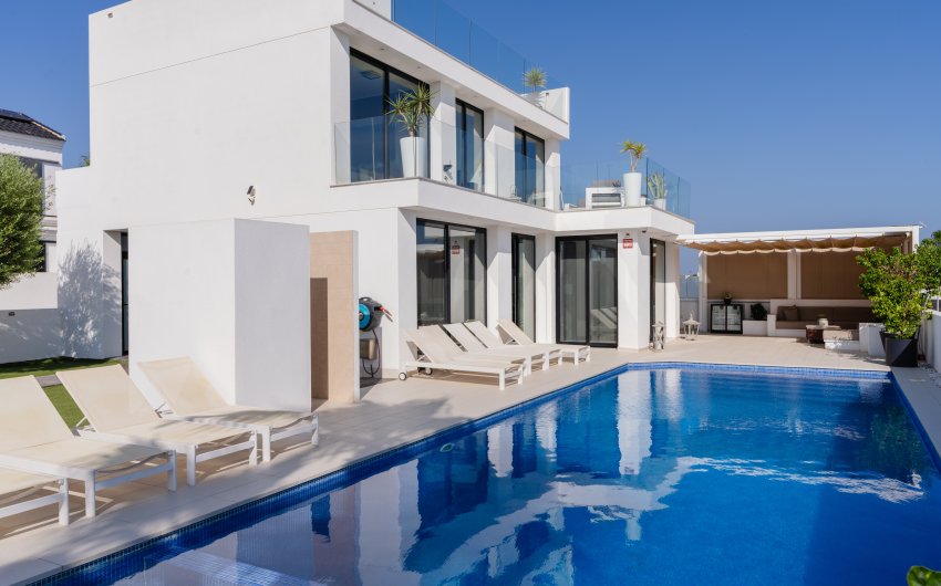 Resale - Villa -
San Fulgencio - La Marina