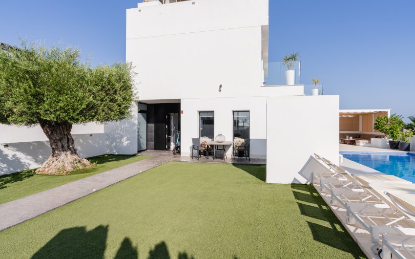 Resale - Villa -
San Fulgencio - La Marina