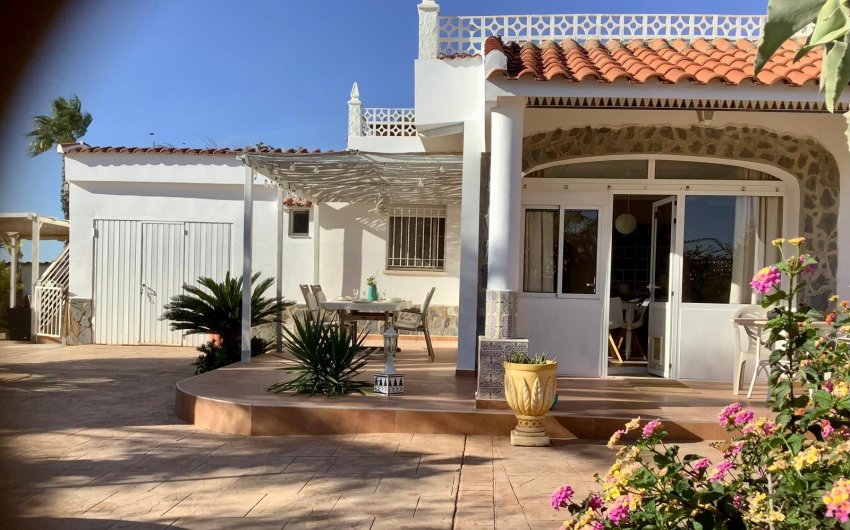 Resale - Villa -
San Fulgencio - Urbanización La Marina