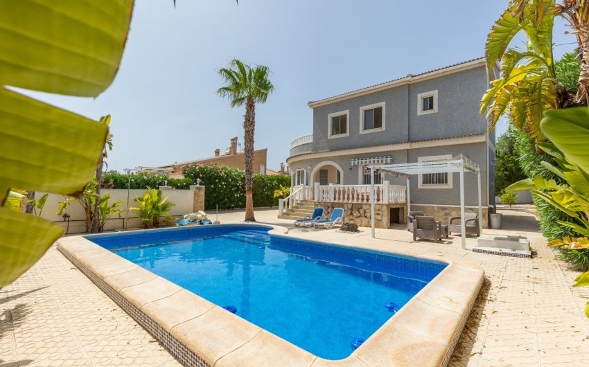 Resale - Villa -
San Fulgencio