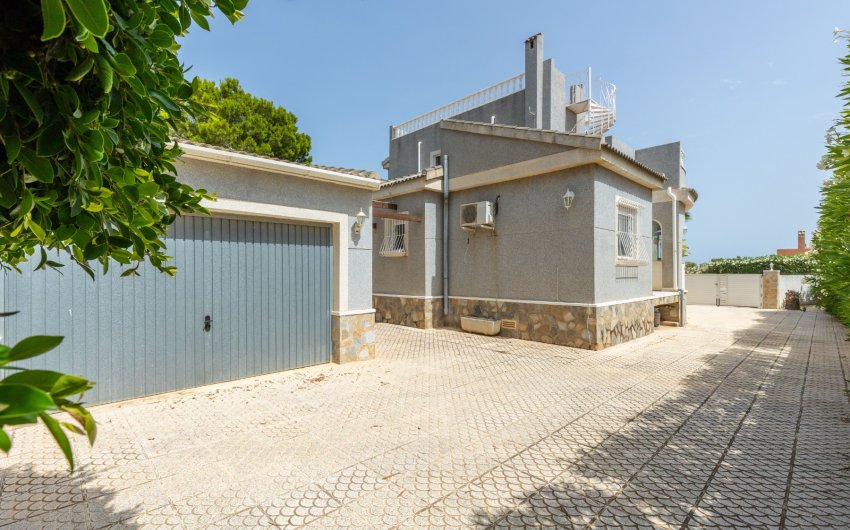 Resale - Villa -
San Fulgencio