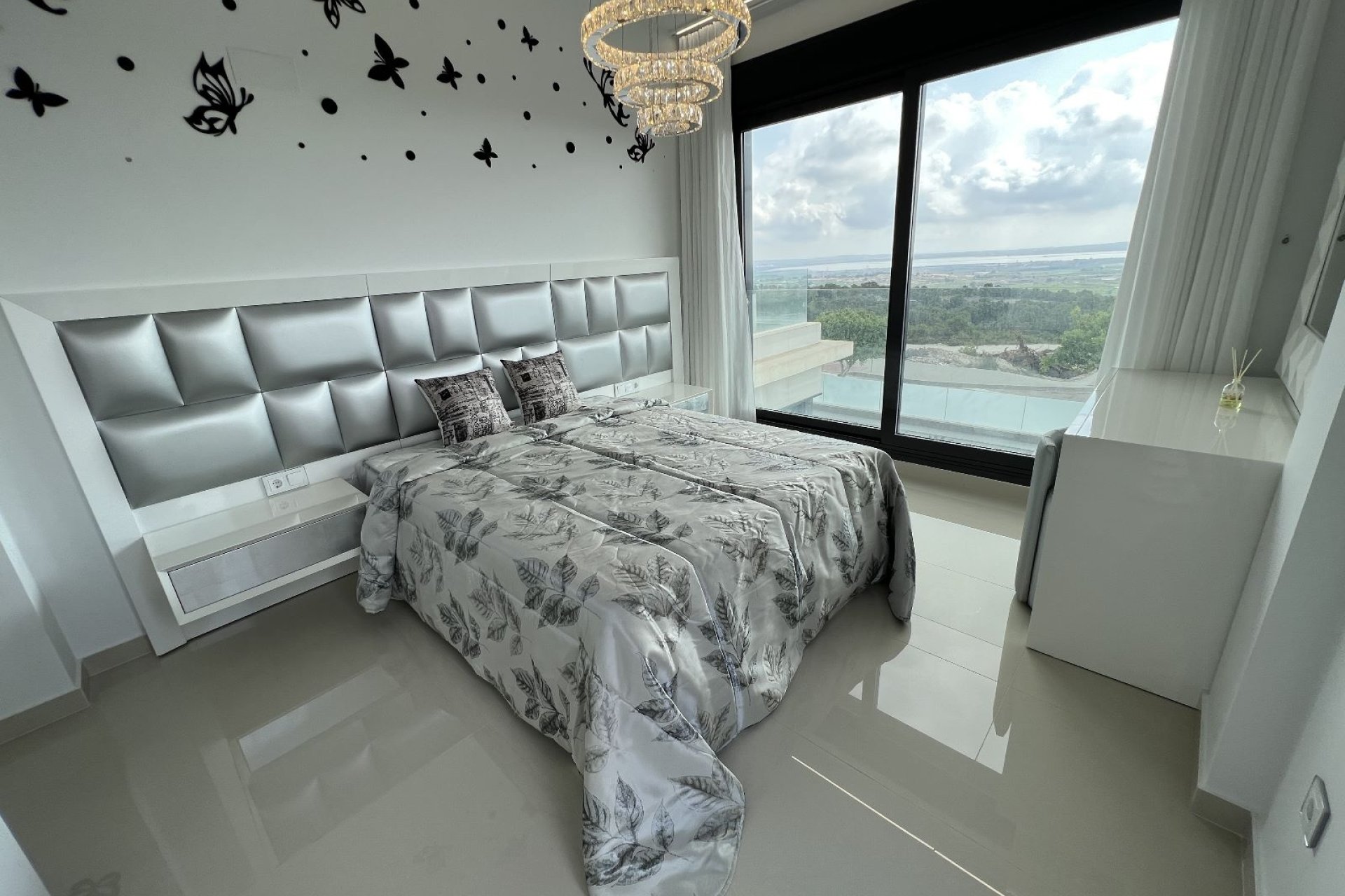 Resale - Villa -
San Miguel de Salinas - Costa Blanca