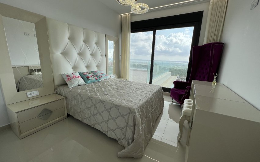 Resale - Villa -
San Miguel de Salinas - Costa Blanca