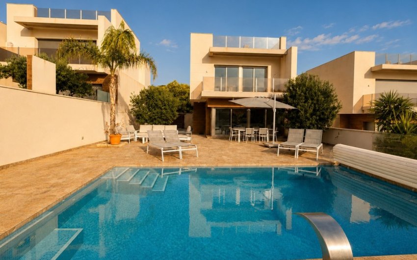 Resale - Villa -
San Miguel de Salinas - Inland