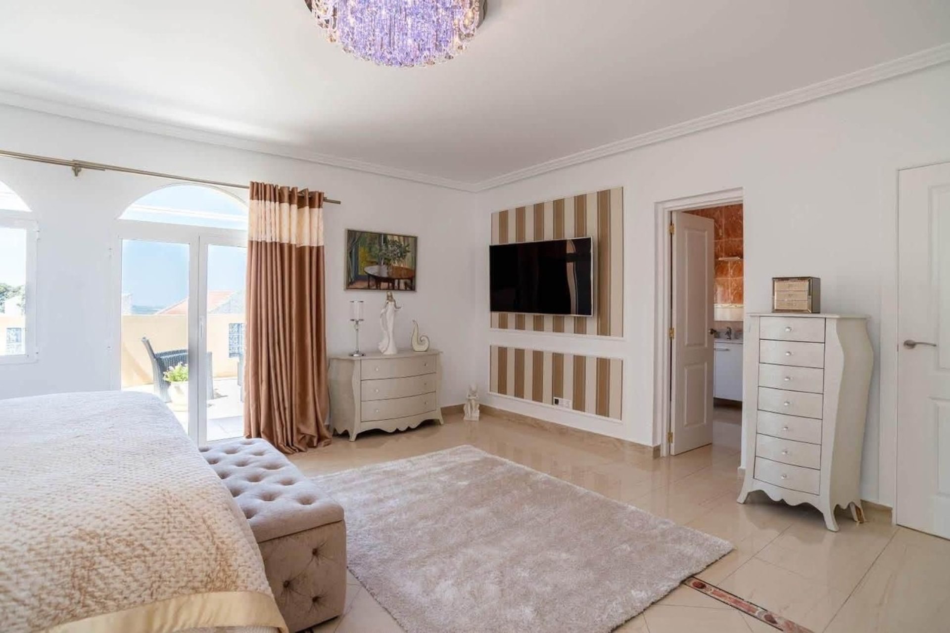 Resale - Villa -
San Miguel de Salinas - Inland