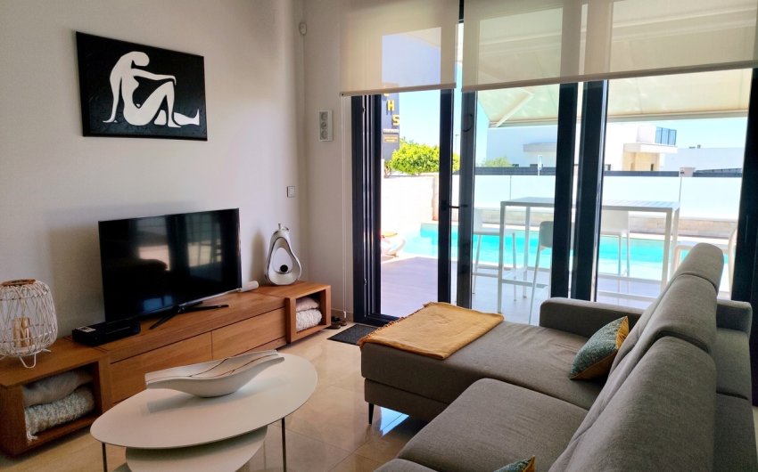 Resale - Villa -
San Miguel de Salinas - Inland