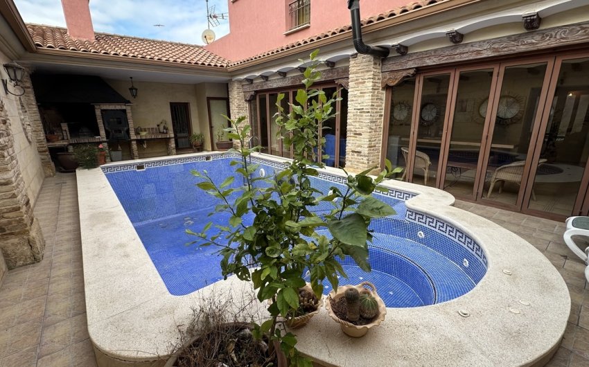 Resale - Villa -
San Miguel de Salinas - Inland