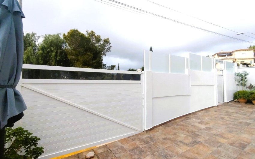 Resale - Villa -
San Miguel de Salinas - Inland