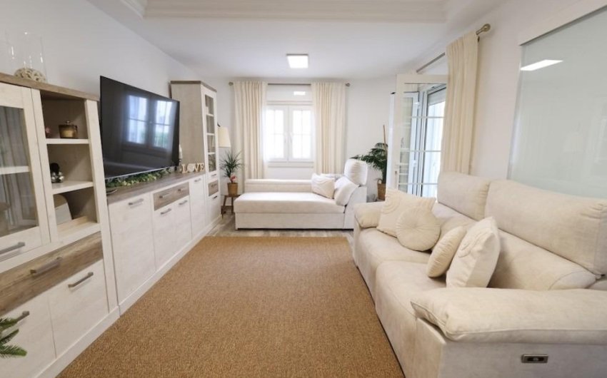 Resale - Villa -
San Miguel de Salinas - Inland