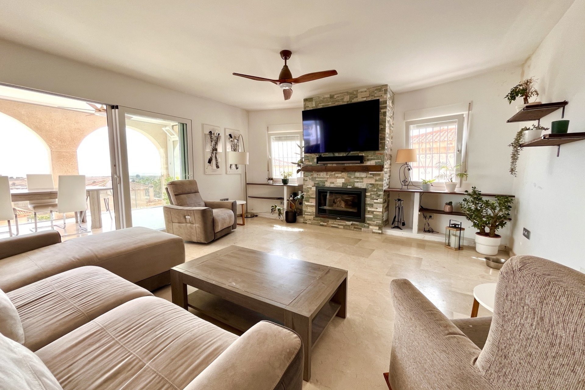 Resale - Villa -
San Miguel de Salinas - Inland