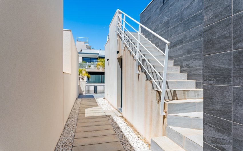 Resale - Villa -
San Miguel de Salinas - Inland