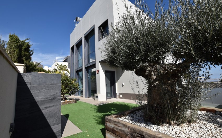 Resale - Villa -
San Miguel de Salinas - Inland