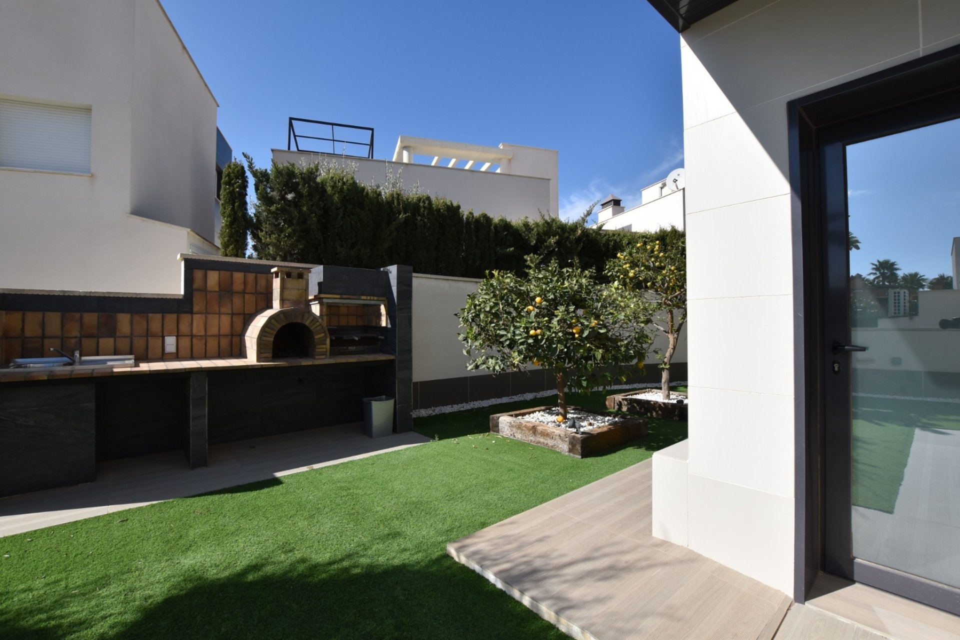 Resale - Villa -
San Miguel de Salinas - Inland