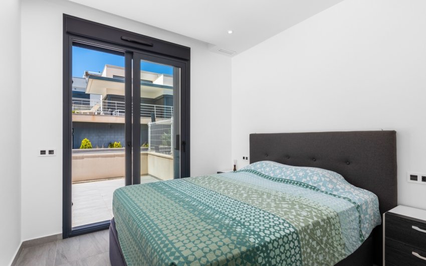 Resale - Villa -
San Miguel de Salinas - Inland