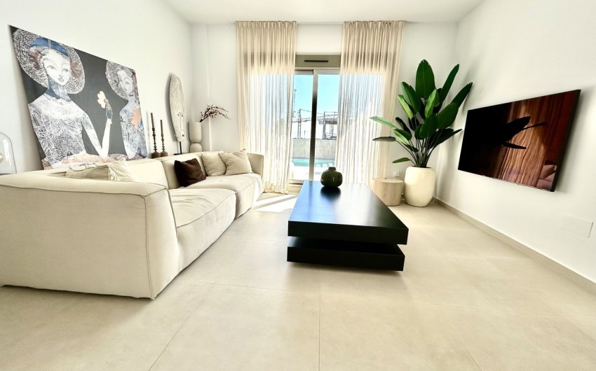 Resale - Villa -
San Miguel de Salinas - Inland