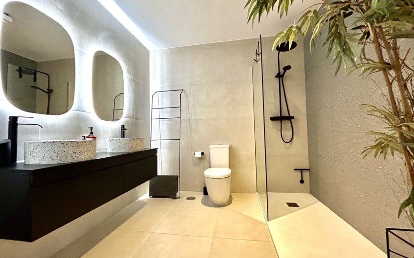 Resale - Villa -
San Miguel de Salinas - Inland