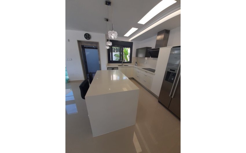 Resale - Villa -
San Miguel de Salinas - Inland