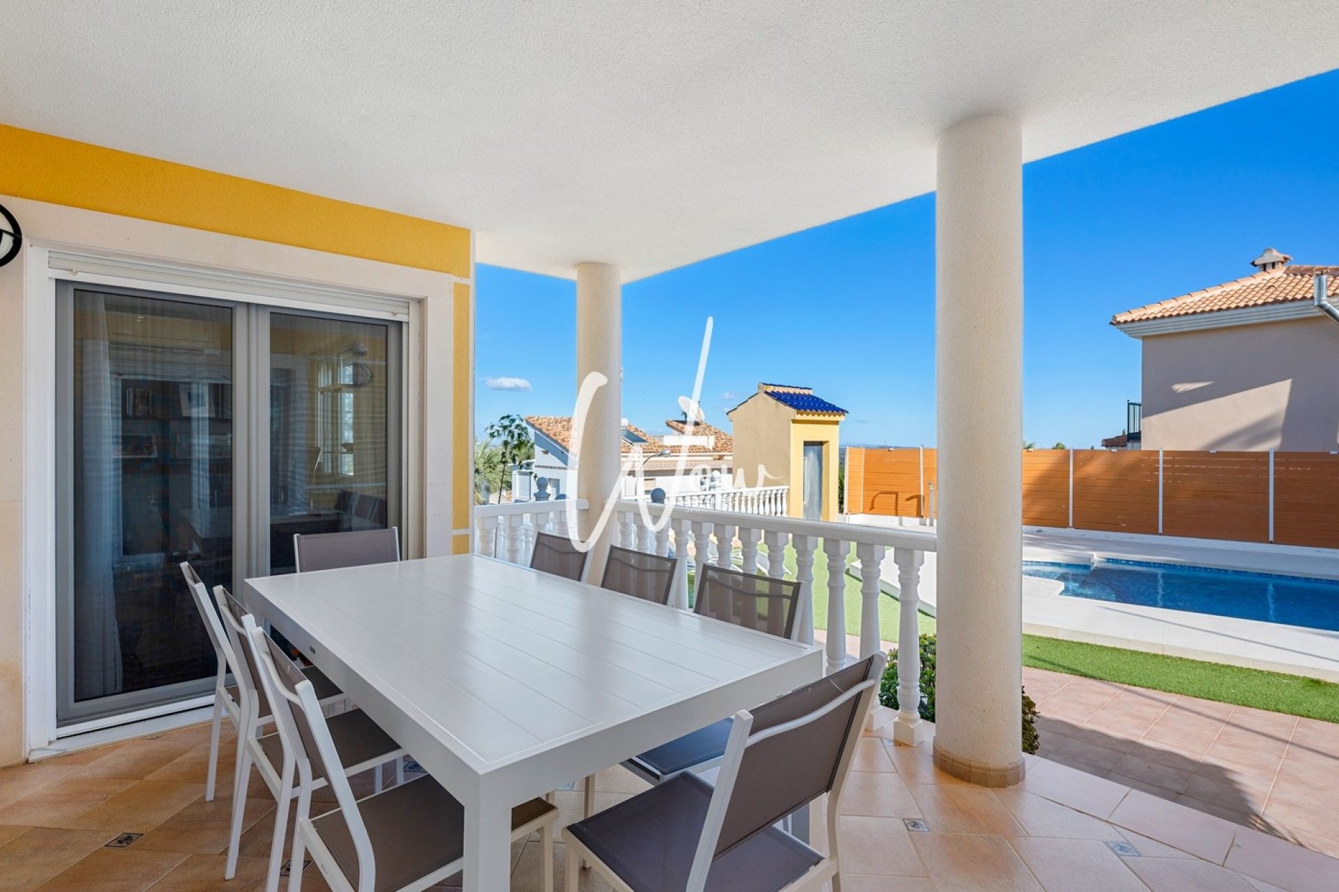 Resale - Villa -
San Miguel de Salinas - Inland