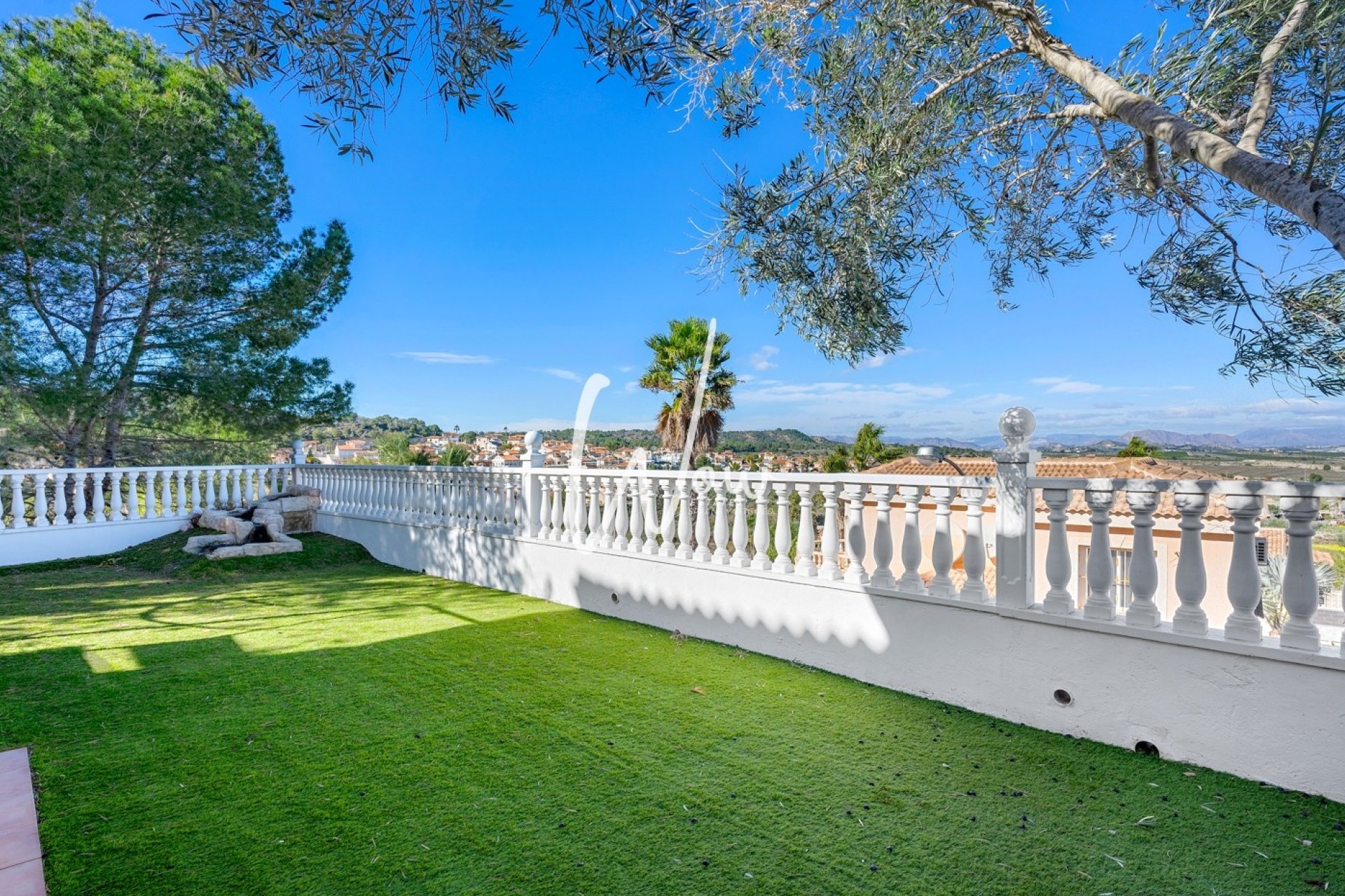 Resale - Villa -
San Miguel de Salinas - Inland