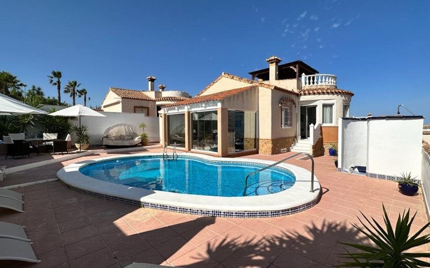 Resale - Villa -
San Miguel de Salinas - Inland