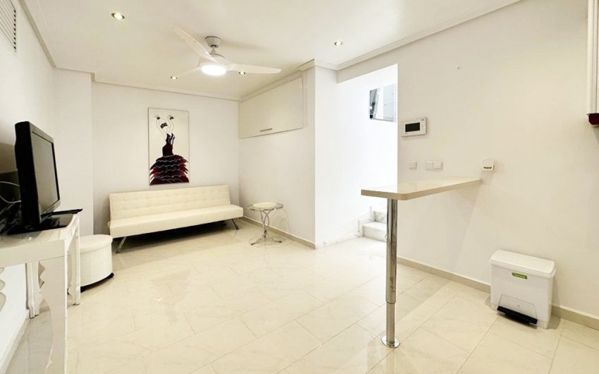 Resale - Villa -
San Miguel de Salinas - Inland