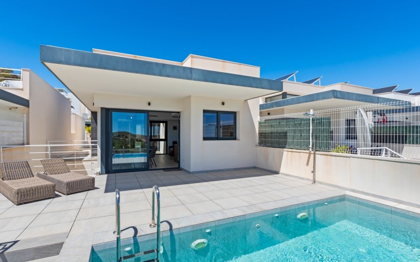 Resale - Villa -
San Miguel de Salinas - Inland