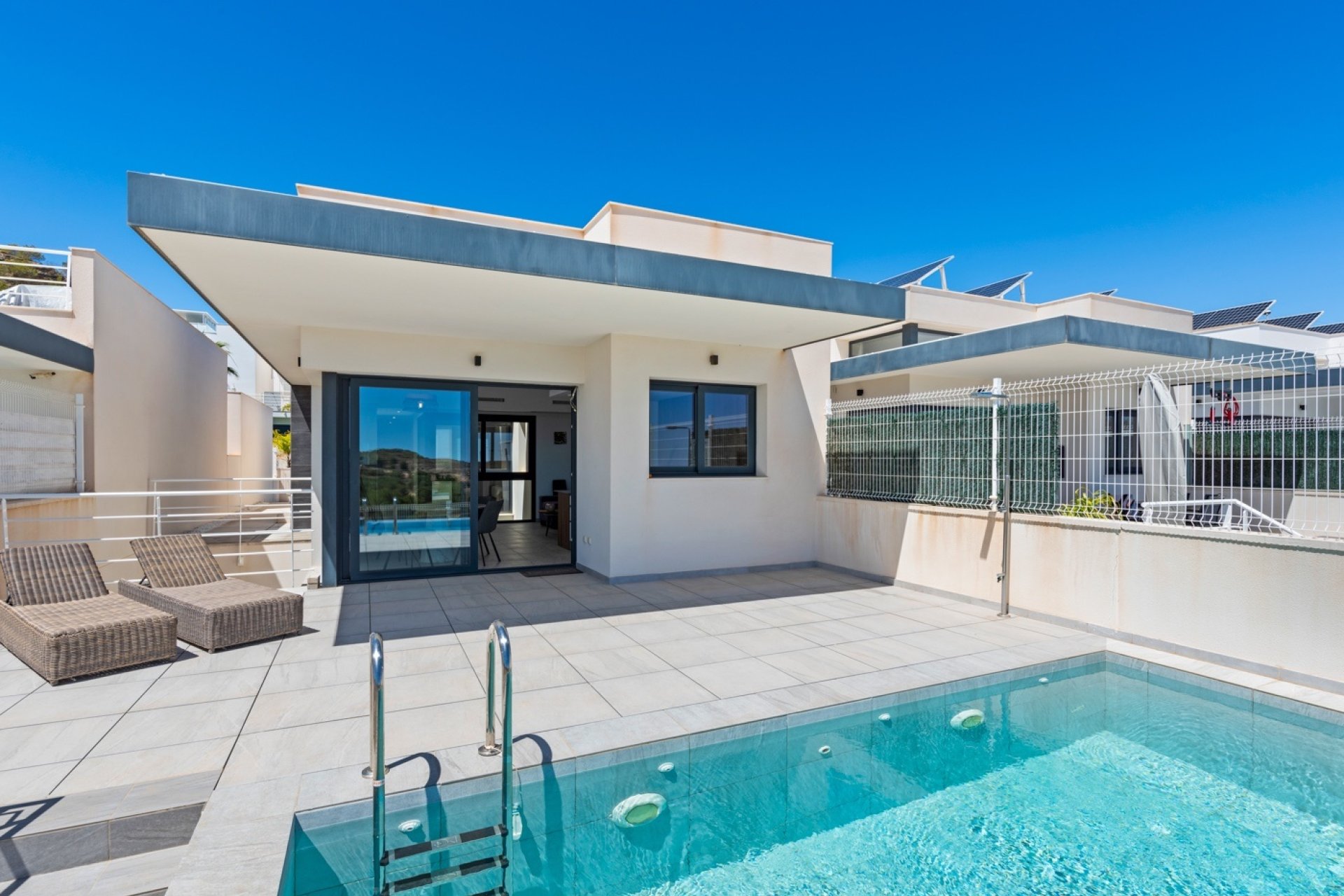 Resale - Villa -
San Miguel de Salinas - Inland