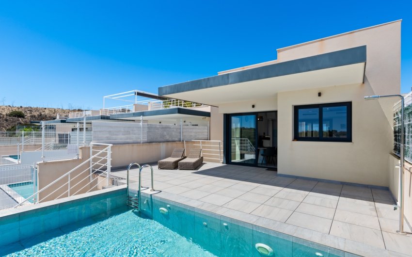 Resale - Villa -
San Miguel de Salinas - Inland