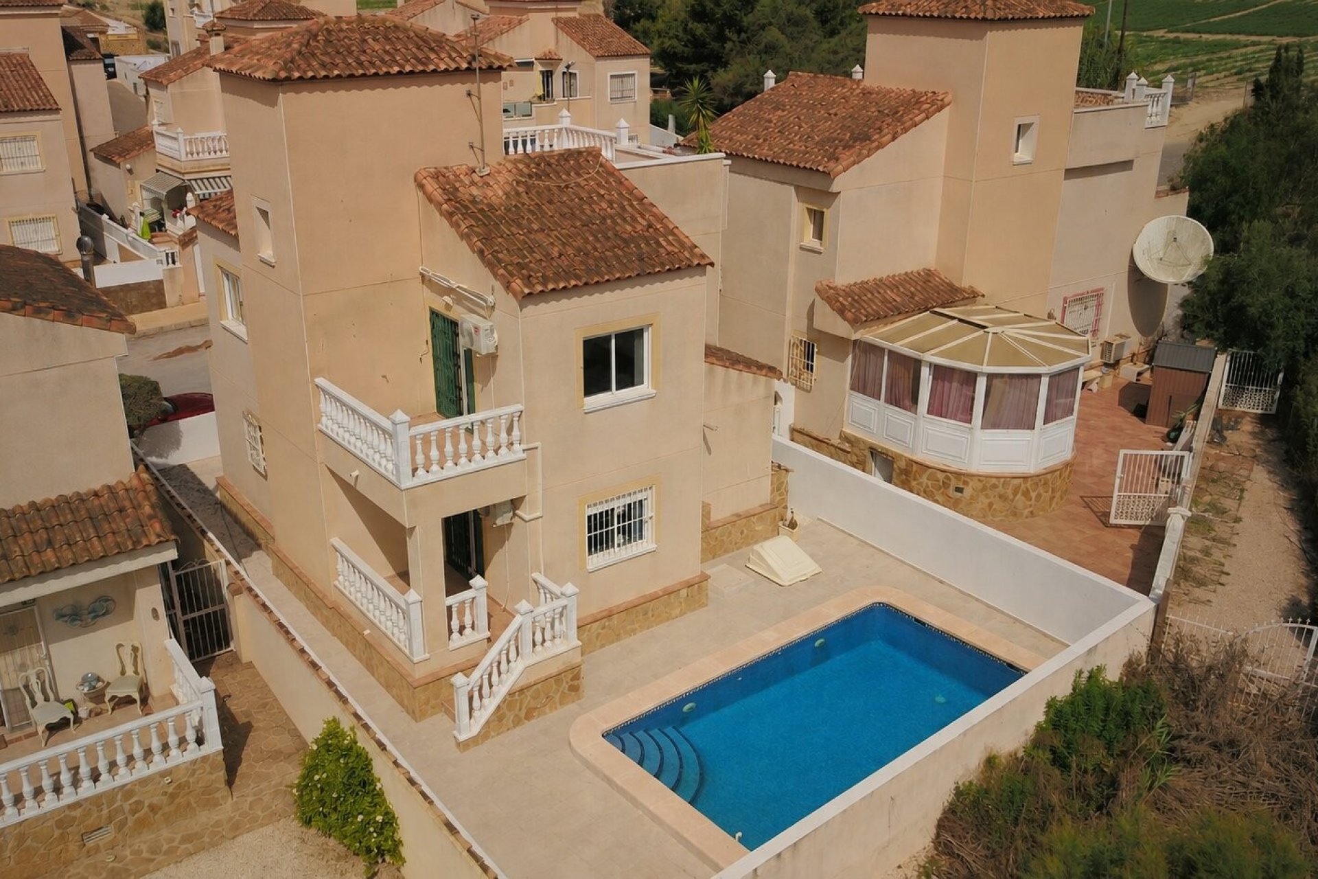 Resale - Villa -
San Miguel de Salinas - Lake View Mansions