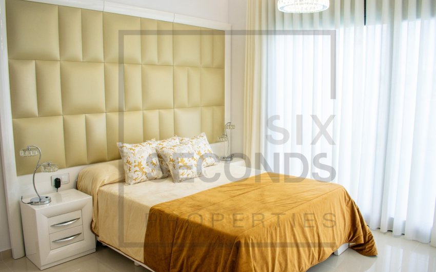 Resale - Villa -
San Miguel de Salinas - Urbanizaciones