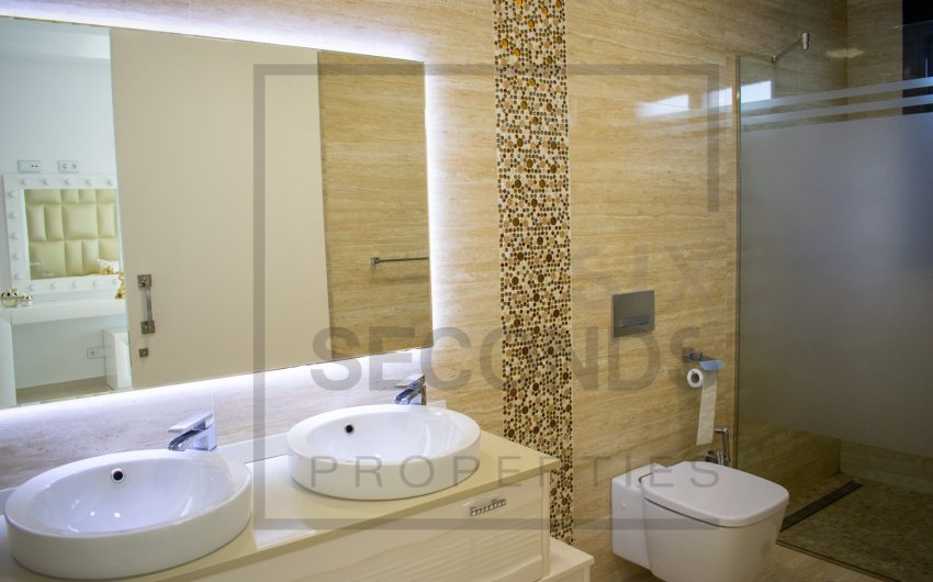 Resale - Villa -
San Miguel de Salinas - Urbanizaciones