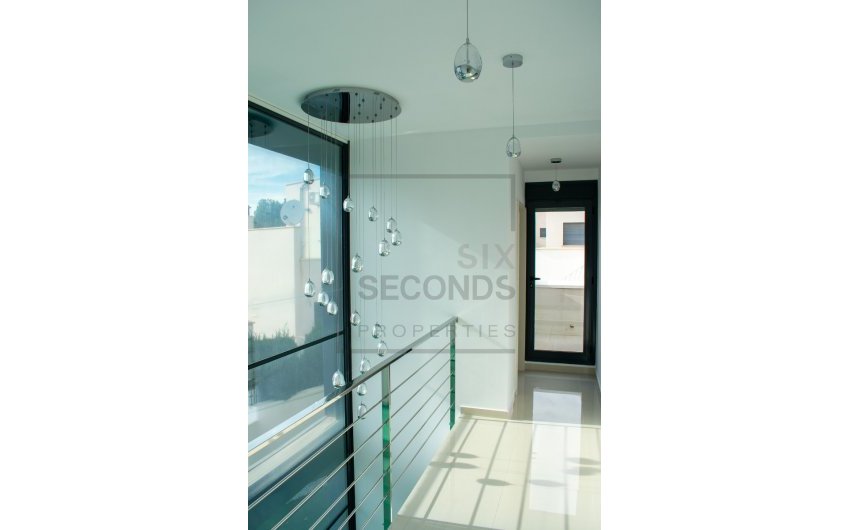 Resale - Villa -
San Miguel de Salinas - Urbanizaciones