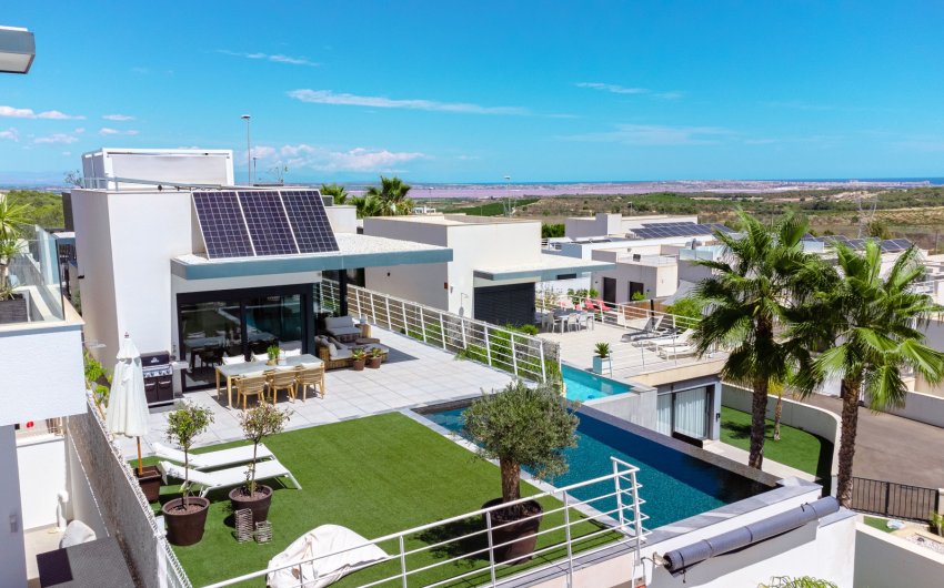 Resale - Villa -
San Miguel de Salinas