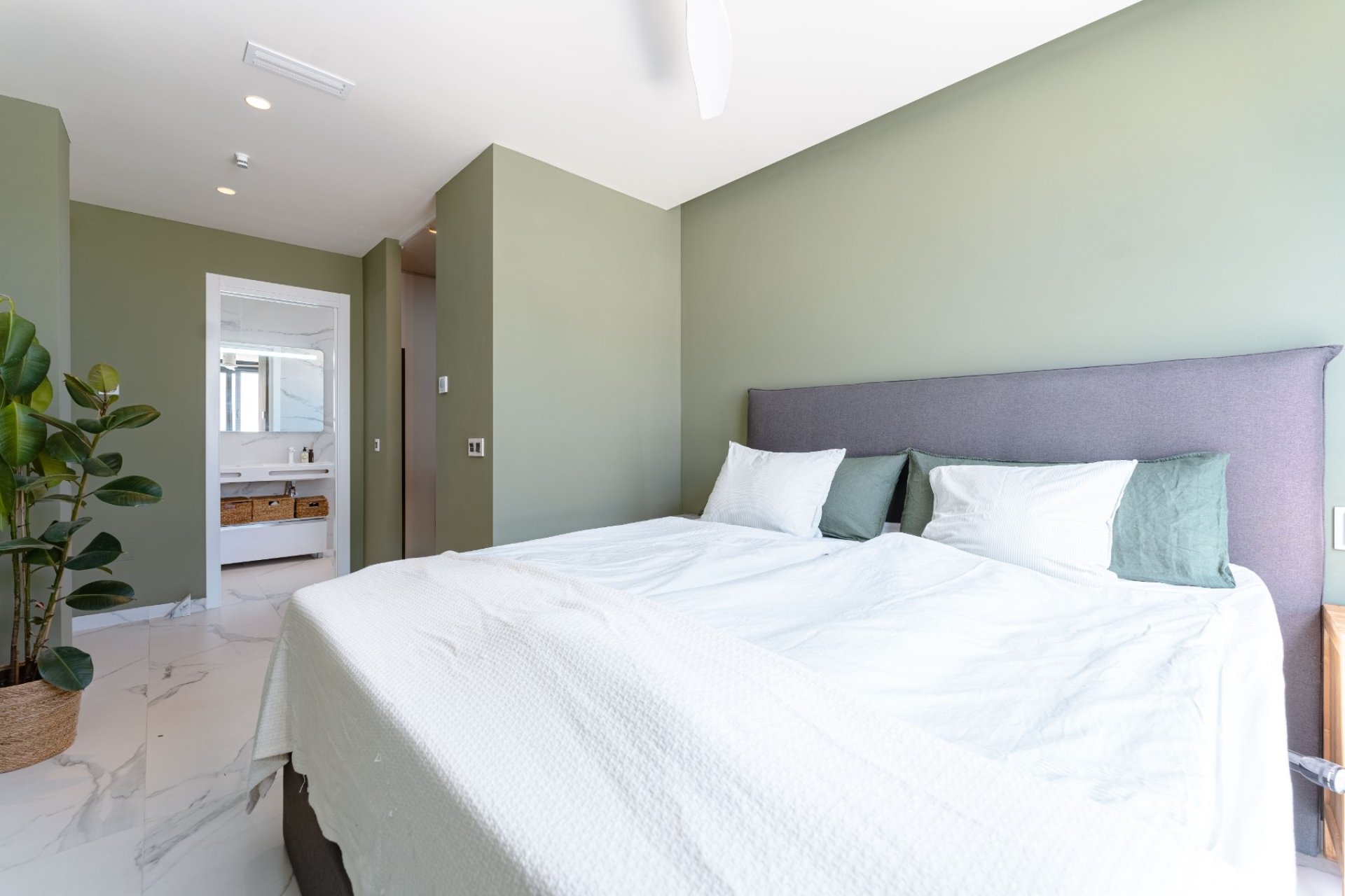 Resale - Villa -
San Miguel de Salinas