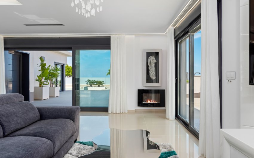 Resale - Villa -
San Miguel de Salinas