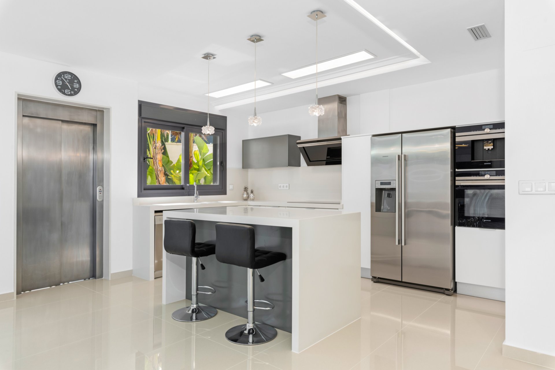 Resale - Villa -
San Miguel de Salinas