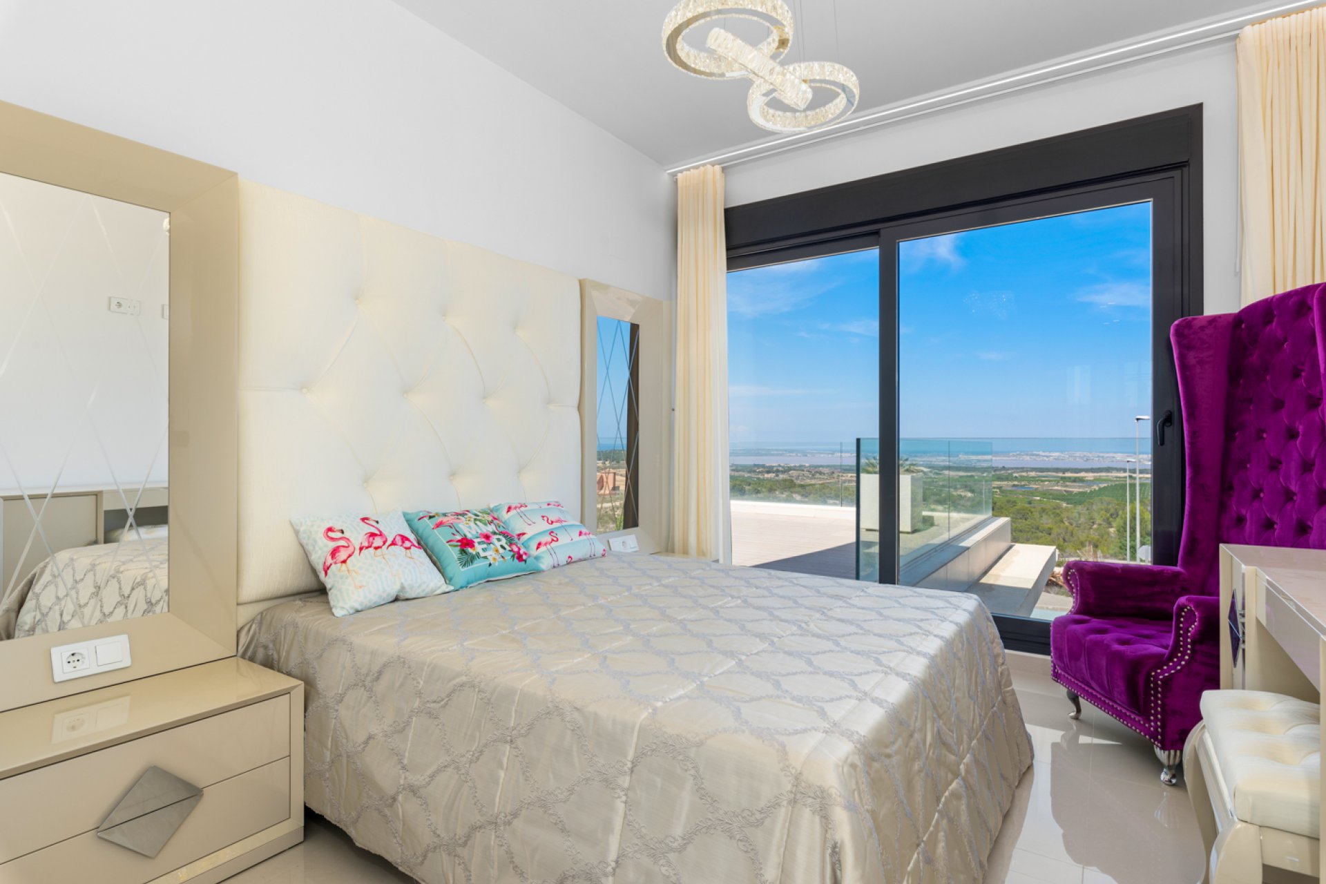 Resale - Villa -
San Miguel de Salinas