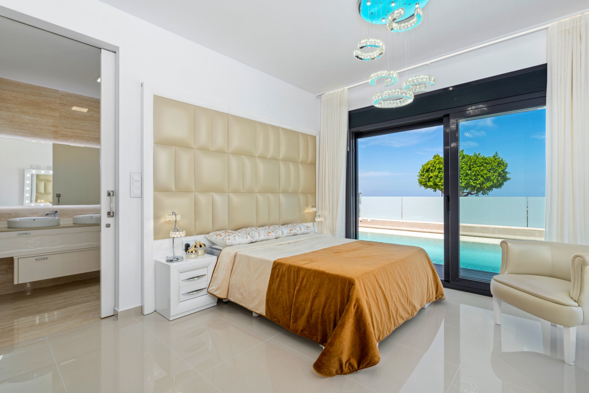 Resale - Villa -
San Miguel de Salinas