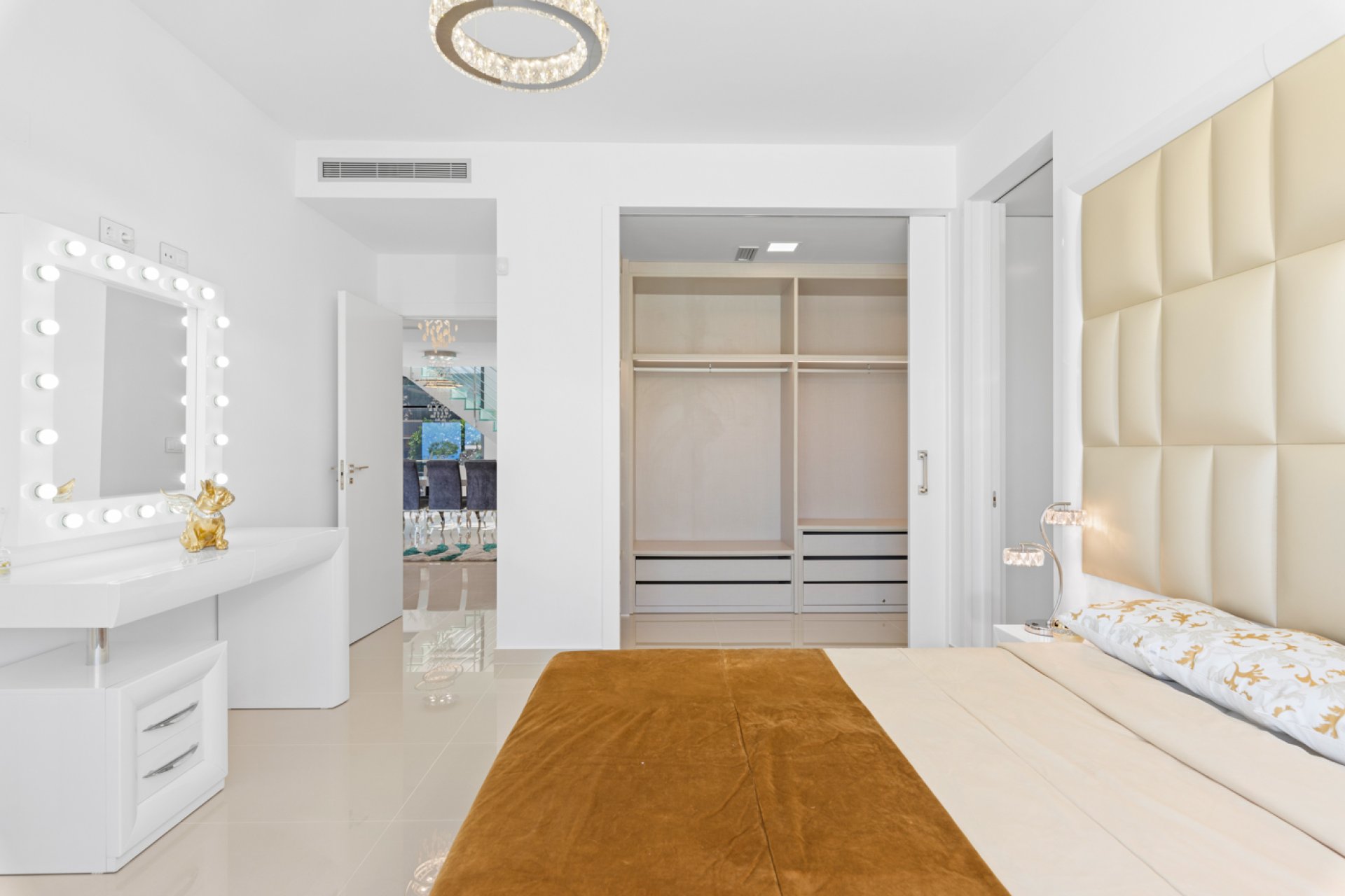 Resale - Villa -
San Miguel de Salinas