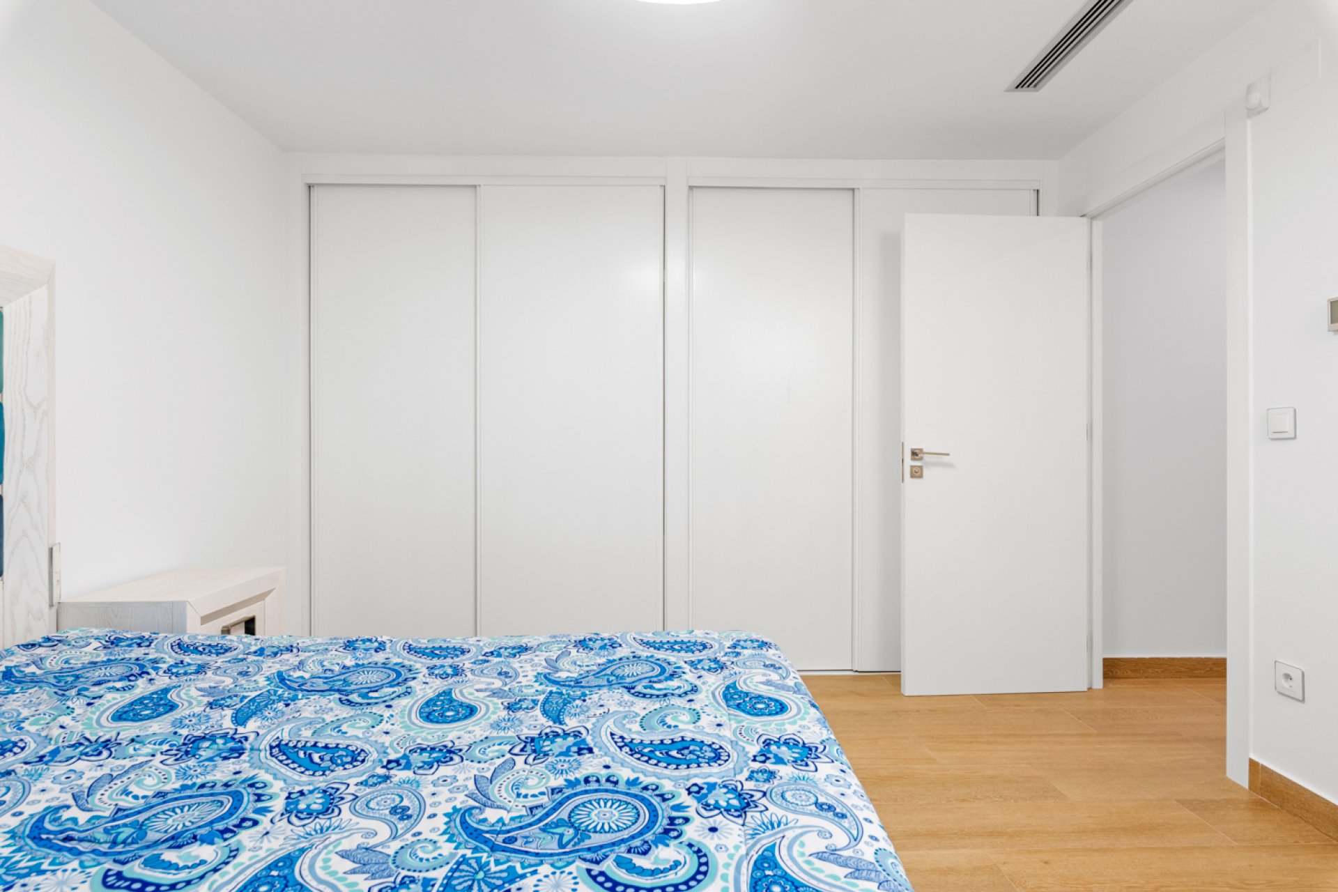 Resale - Villa -
San Miguel de Salinas